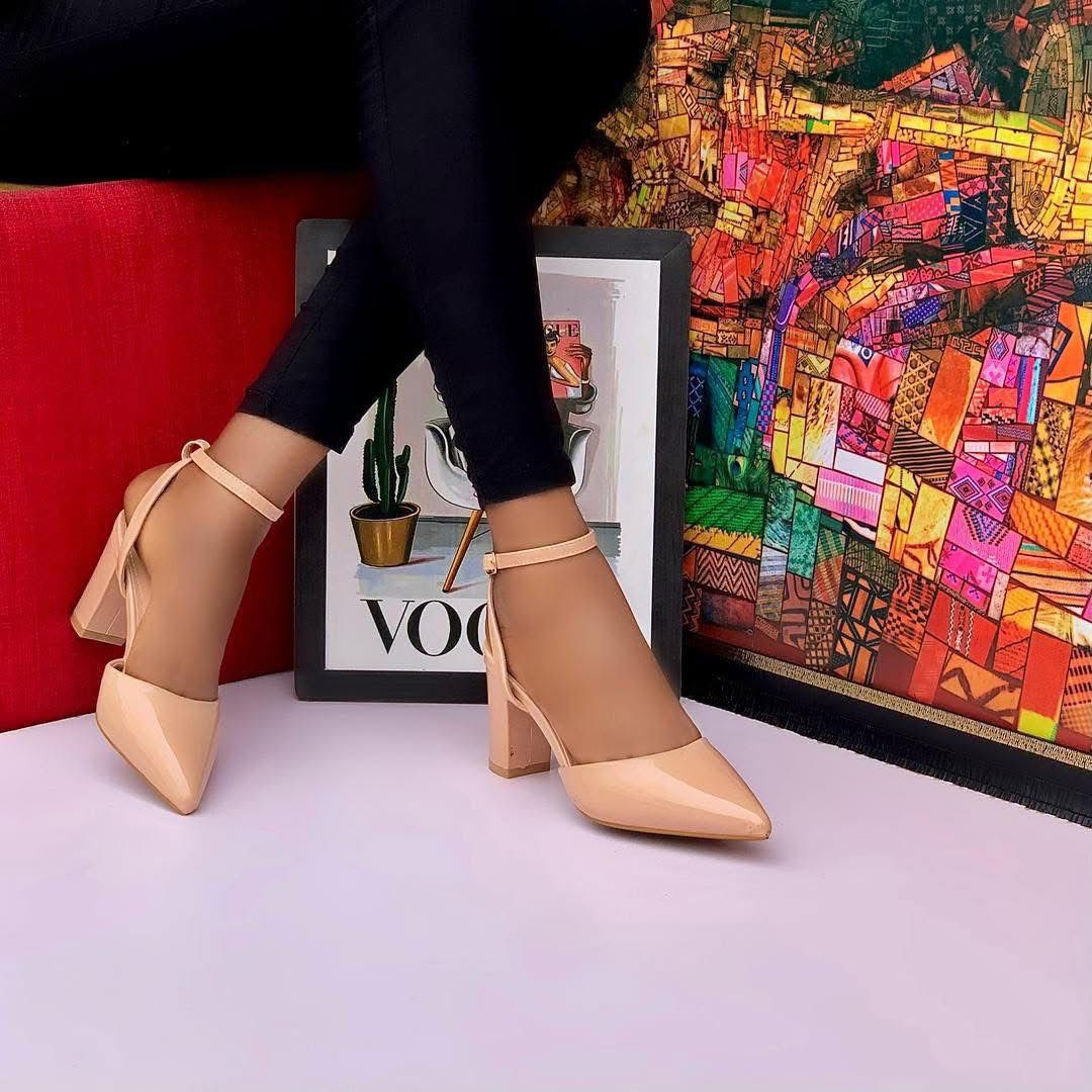 Nude Nine West Heel
